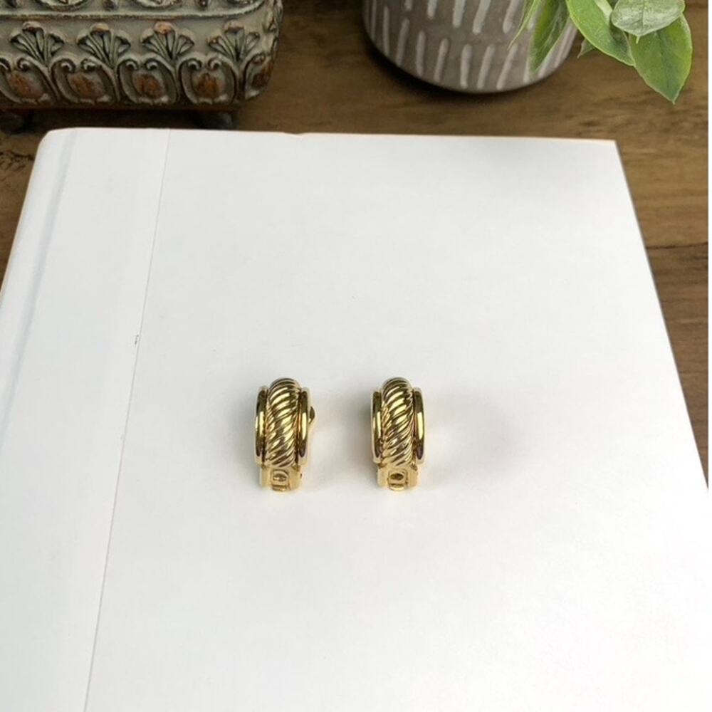 Vintage Solid Heavy Goldtone Ribbed Clip-On Earrings